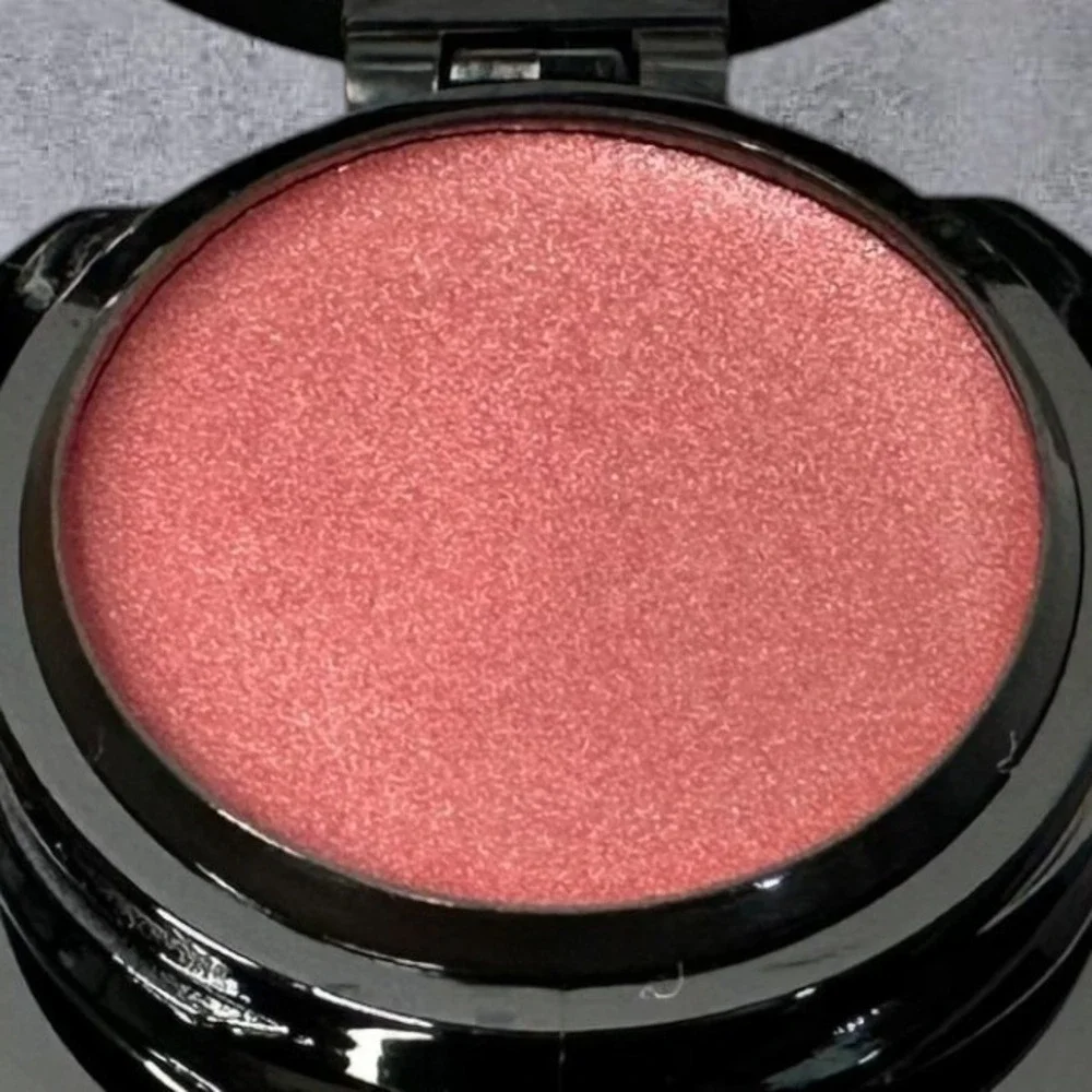Mary Kay Velvet Mousse Cheek Color Berry‎ 2.7g Shimmer Blush New/No Box